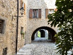 Il Museo dei Tasso organizza le visite per adulti alla scoperta del borgo medievale di Cornello e del suo legame con la famiglia Tasso.